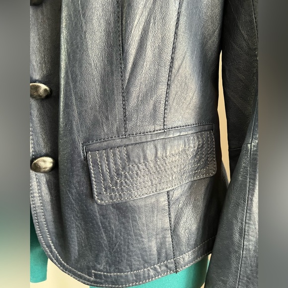 Vintage Leather Blazer - Picture 2 of 9